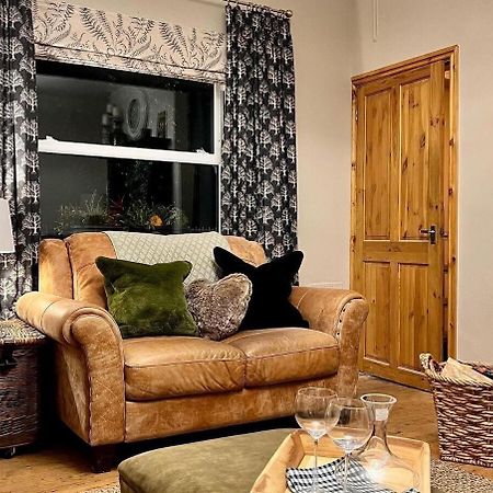6 - Central Location - Entire House - Free Parking Merthyr Tydfil Exterior foto