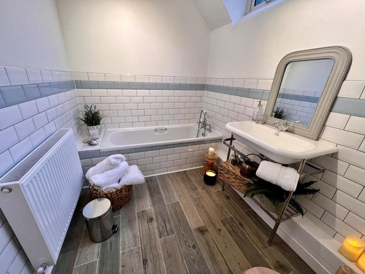 6 - Central Location - Entire House - Free Parking Merthyr Tydfil Exterior foto