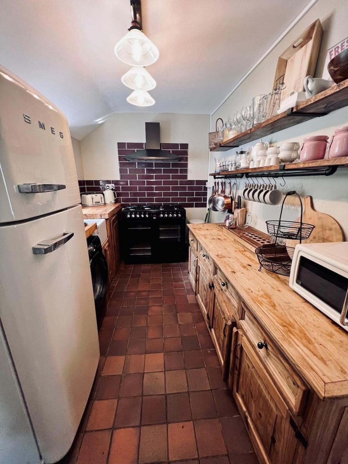 6 - Central Location - Entire House - Free Parking Merthyr Tydfil Exterior foto